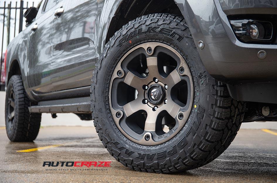 FORD RANGER BEAST BLACK MACHINED WITH DARK TINT
